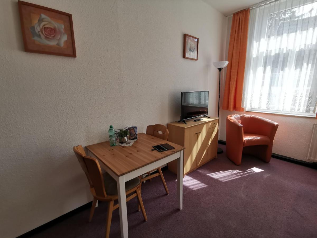 Pension zum Hirsch Hattersheim am Main Exterior foto