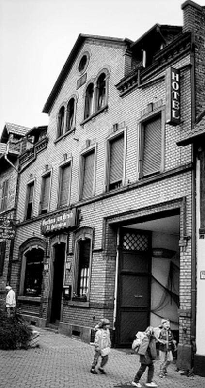 Pension zum Hirsch Hattersheim am Main Exterior foto