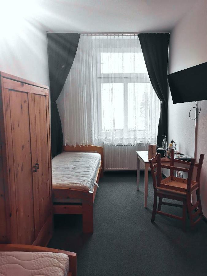 Pension zum Hirsch Hattersheim am Main Exterior foto