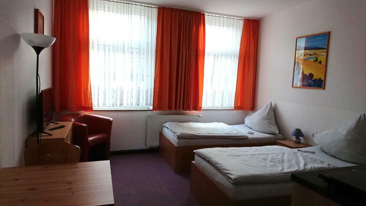 Pension zum Hirsch Hattersheim am Main Exterior foto