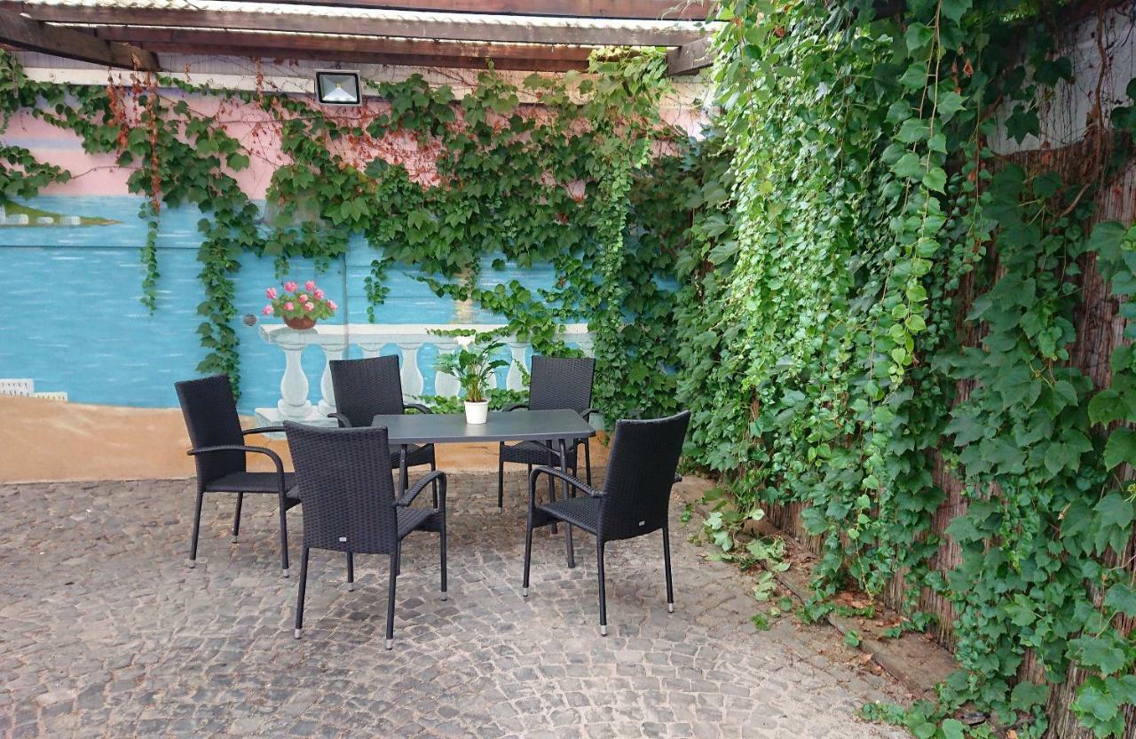 Pension zum Hirsch Hattersheim am Main Exterior foto